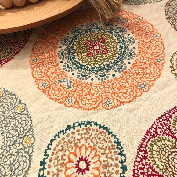 COPY - Better Homes & Gardens rectangular Mandala Floral Kitchen Tablecloth - Picture 3 of 6